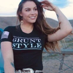 Women's Grunt Style Stacked Logo Ombre T-Shirt - Black -Fashion Trend Clothing Store GS5424 Women sGruntStyleStackedLogoOmbre Black 050823 001