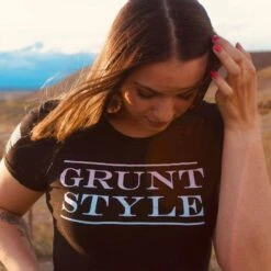 Women's Grunt Style Stacked Logo Ombre T-Shirt - Black -Fashion Trend Clothing Store GS5424 Women sGruntStyleStackedLogoOmbre Black 050823 002