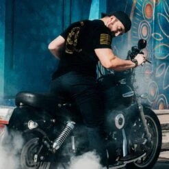 Don't Tread On Me Gadsden Tracks T-Shirt - Black -Fashion Trend Clothing Store Poster NO TEXT 2000X2000 GadsdenTracks 1